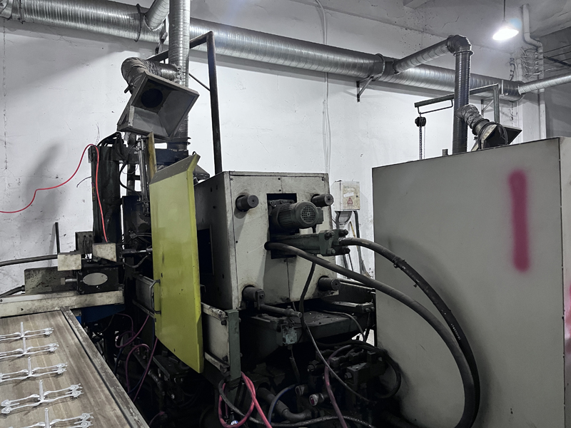 Miksi valot palavat aina Jinhua Hanjian työpajoissa?